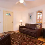 2 Bedroom - 10 Min. Walk To Plaza - Lavender