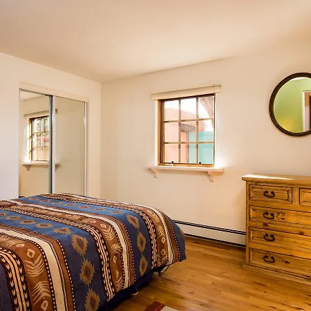 2 Bedroom - 10 Min. Walk To Plaza - Lavender