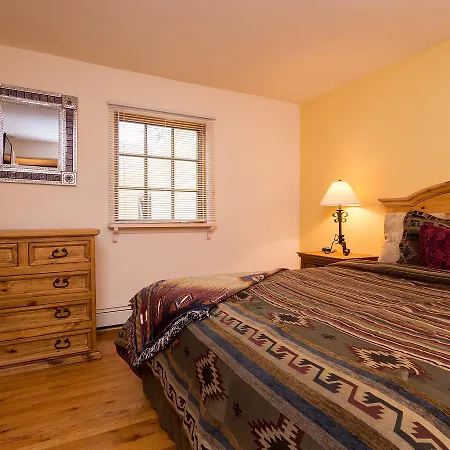 Holiday home 2 Bedroom - 10 Min. Walk To Plaza - Lavender Santa Fe